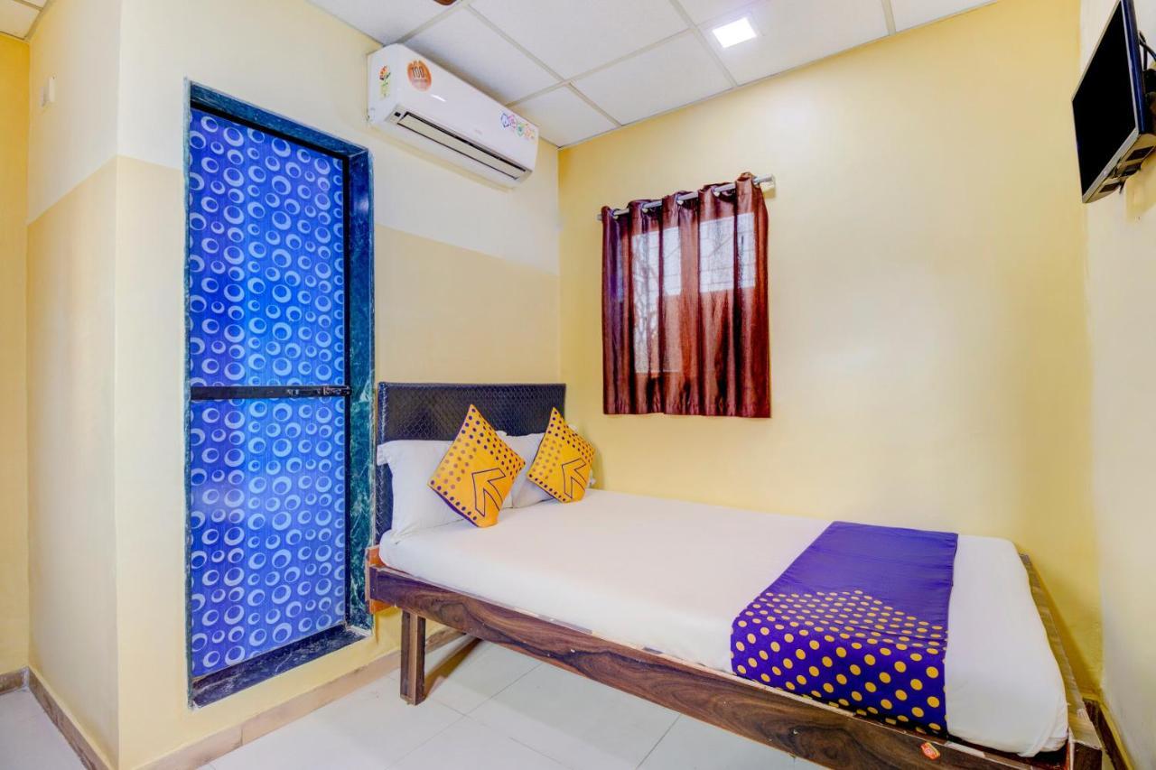Oyo 70661 Hotel Al Makkah Managed By Hotel Paris Mumbai Dış mekan fotoğraf